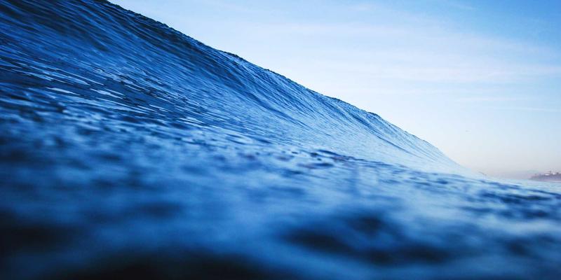 微米级稳定之道：精密光学仪器支架中五金件的匠心设计与减震材料应用