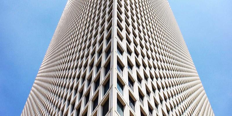 方寸乾坤：揭秘高端腕表机芯中精密五金的微型化加工与极致装饰艺术